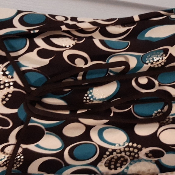 Blouse empire style with tie ups. - Picture 3 of 4